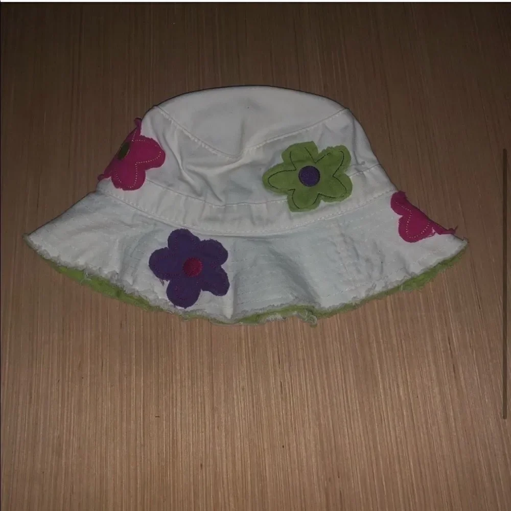 Kindercaps Y2K Floral Bucket Hat